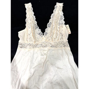 VTG 1960'S Shadowline Ivory w Lace Nylon Full Slip Dress SZ 32 NOS New NWT